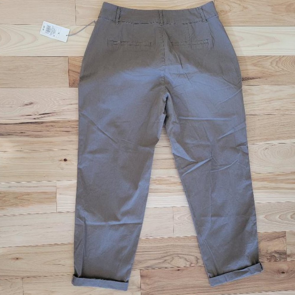 A New Day Women's 10 Pleated High Waisted Cuffed Pants Rubble Brown NWT - Picture 4 of 6